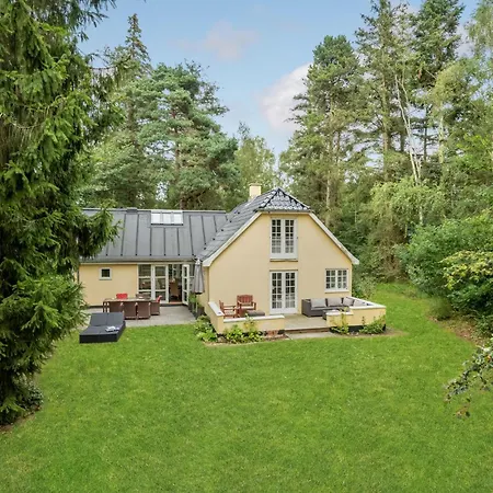 Gorgeous In Vaeggerlose With Kitchen Boto By